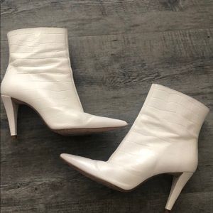 Zara 40 size 9 white real leather croc boots
